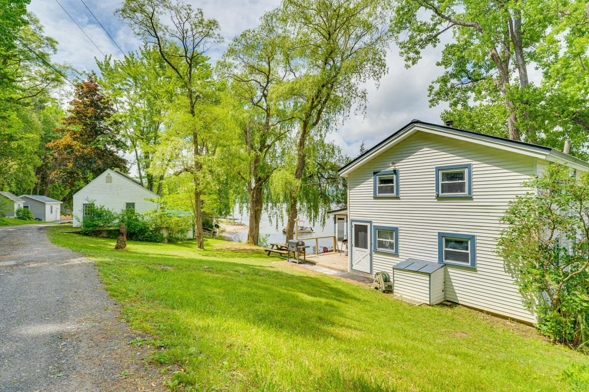 Waterfront Home On Lake Champlain With Dock And Kayaks Orwell Eksteriør bilde